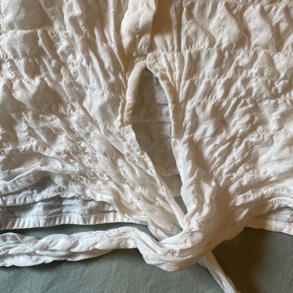 White oversized button shirt with collar - Picture 5 of 6